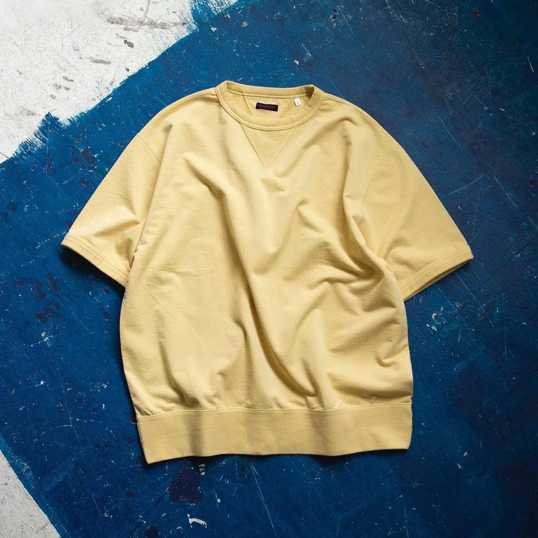 Short-sleeved sweatshirt with classic details in rare and fine